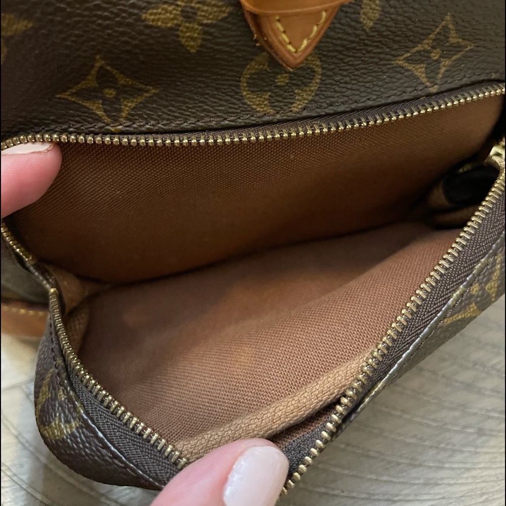 Backpack - Picture 6 of 12